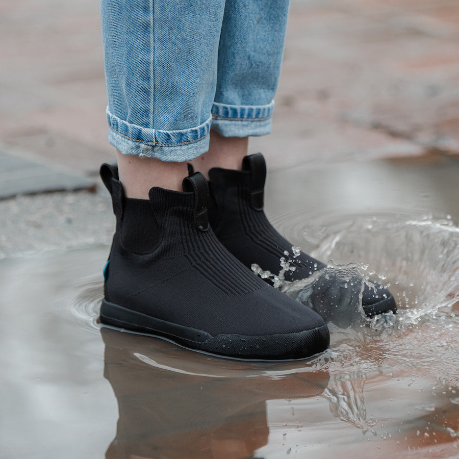 Vessi Weekend Originals Women's Chelsea Boots Black | 245-VQLGRN